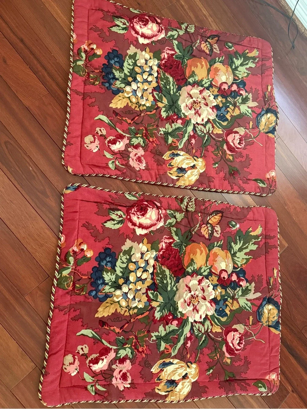 Noble Excellence Pillow Shams (2) Queensland Crimson Pattern 26x20 In